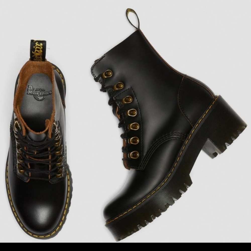 Size 10 Dr Martens Heeled Leona Boots